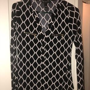 Beautiful polyester/spandex blouse